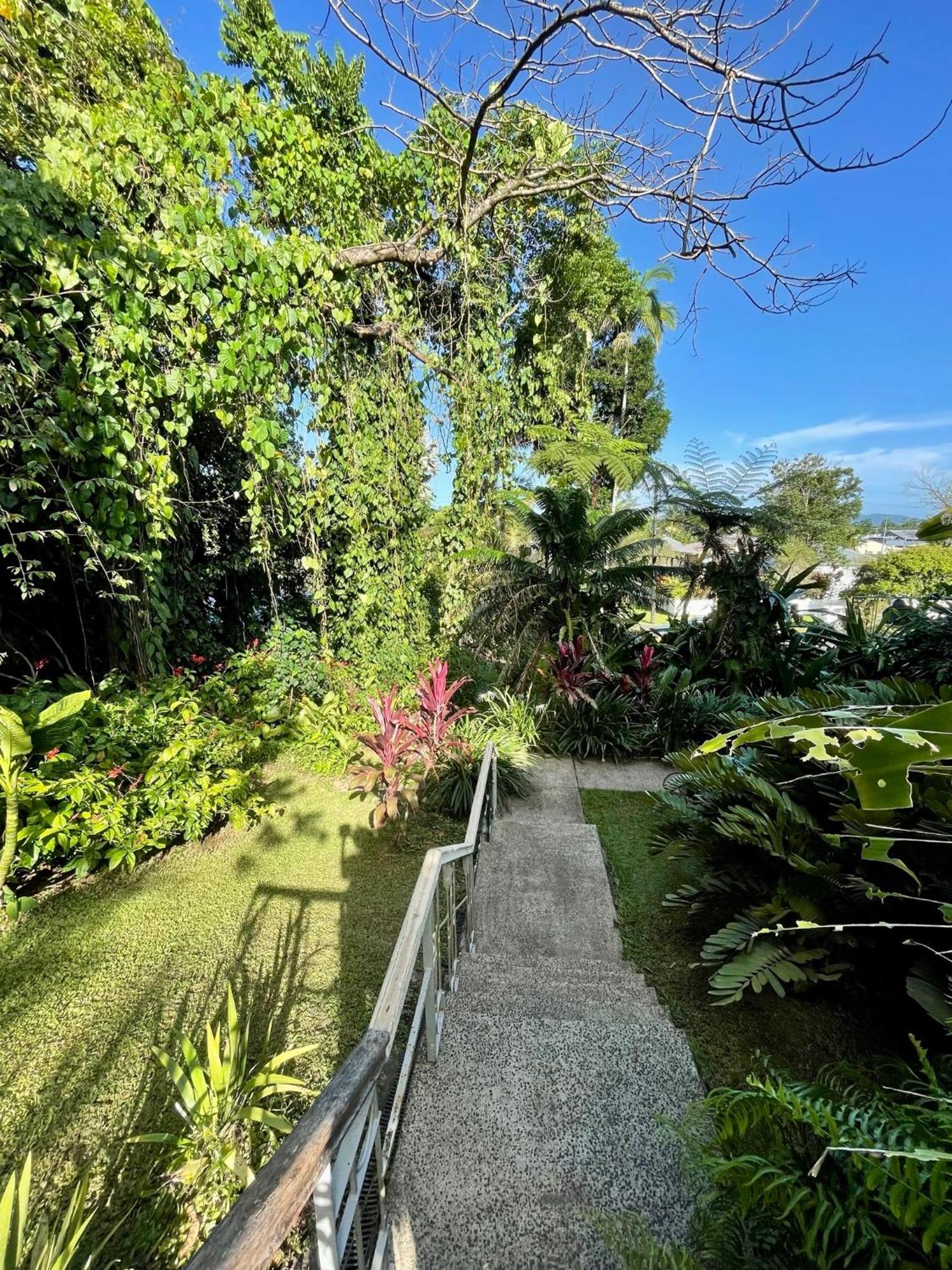 Babinda Quarters Hotel Екстериор снимка